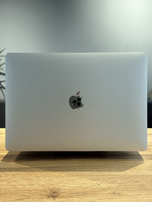 MacBook Air 13 2020 M1 16/256gb 8/7gpu !! Гарантія від магазину !!