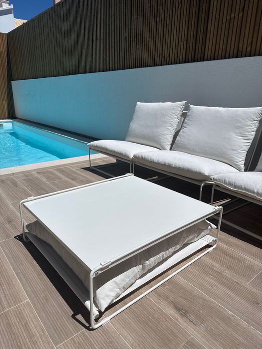 Conjunto de jardim SKLUM Amaro 5 peças – sofá modular + puffs/mesas