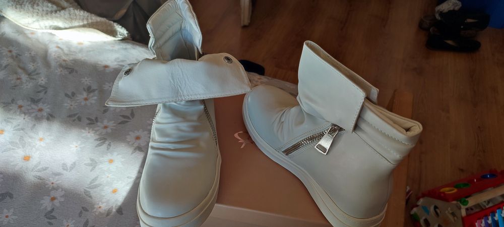 Nowe botki na koturnie