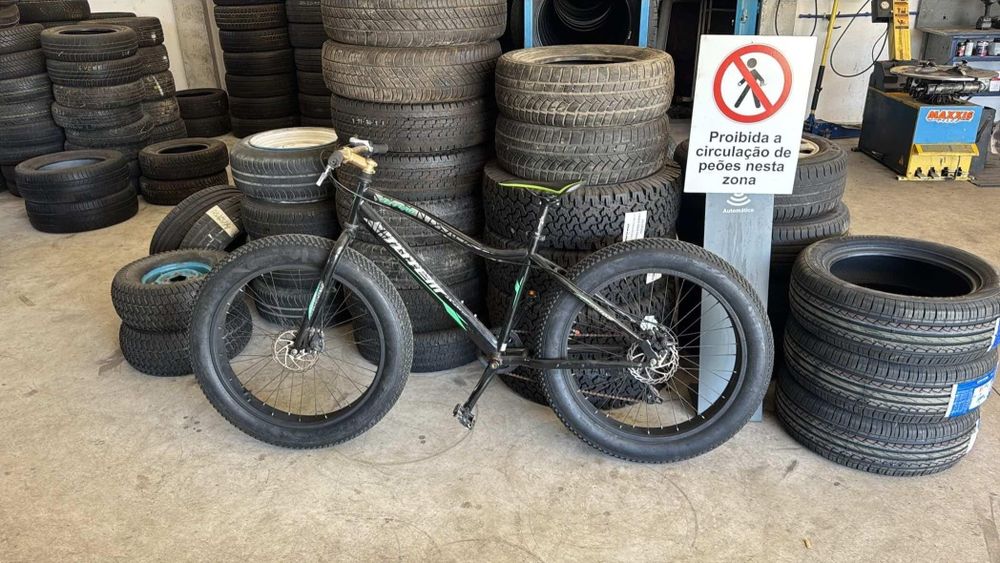 Bicicleta (Fat Bike) 26" 4.0
