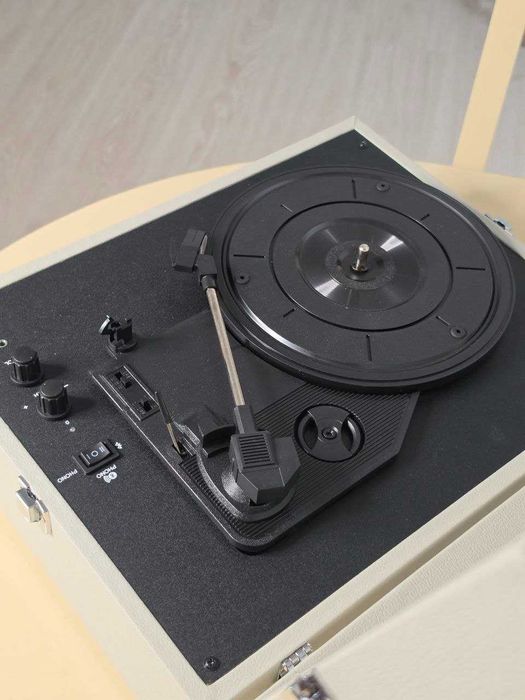 Вініловий програвач Crosley Voyager
