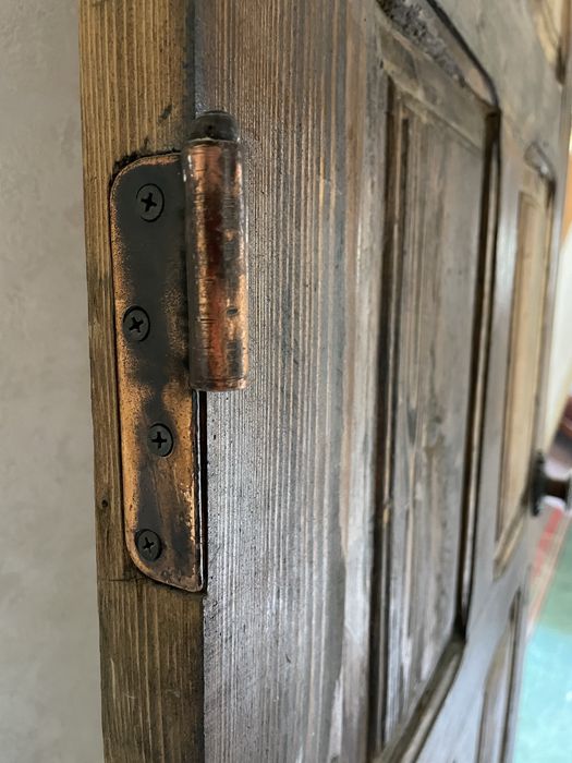 Продам ДЕРЕВЯННУЮ дверь