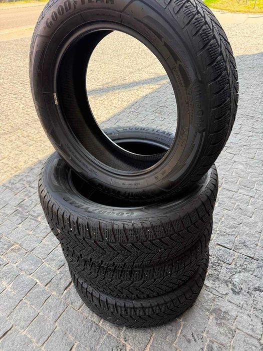 Продам автомобільну гуму GOODYEAR 235/60R18 107H.
