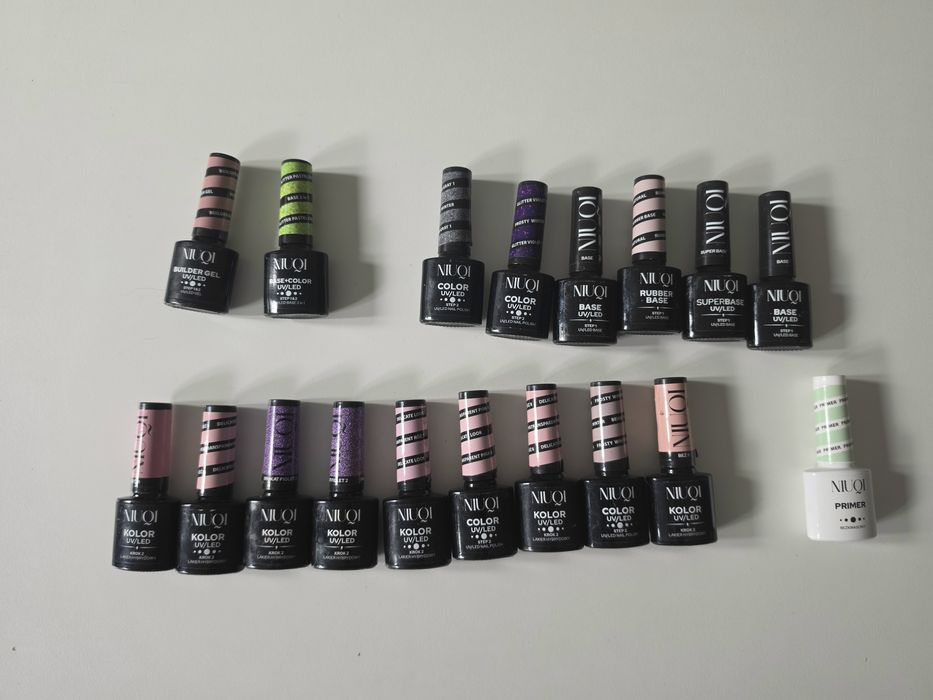 Zestaw lakierów/baz do paznokci 18 x 5 ml