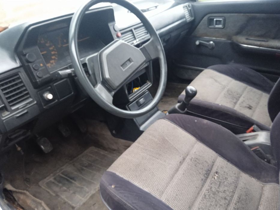 Продам Мазду 323