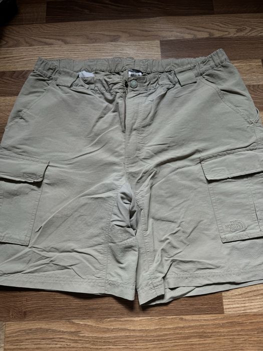 Чоловічі шорти бренду THE NORD FACE