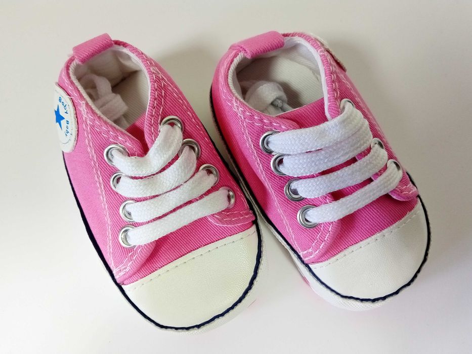 Ténis bebé novos - tamanho 11 - cor rosa