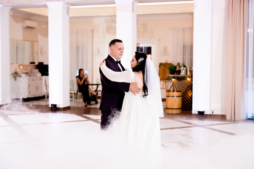 Sprzedam piękną suknię ślubną