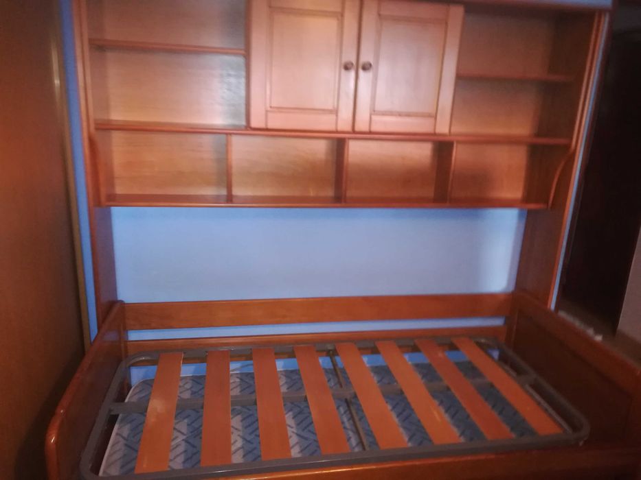 cama dupla com alçado em boa madeira