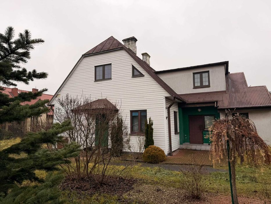 Sprzedam dom jednorodzinny 200m2 z działką przy ulicy Francuskiej w Białej Podlaskiej.