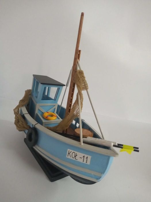 Model kutra kuter rybacki RĘKODZIEŁO drewno statek okręt PIĘKNY
