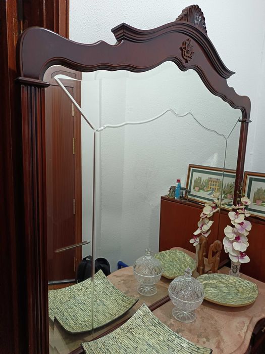 Móvel para armações.