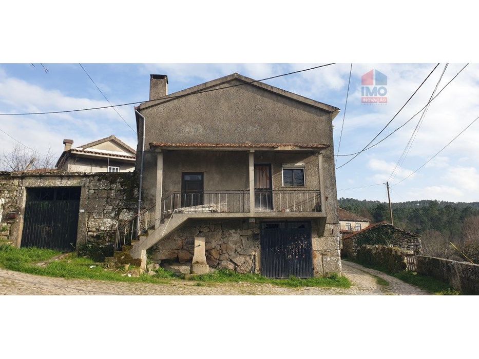 Moradia Com Garagem Para Reconstruir Em Zona Tranquila A 7 Minutos ...