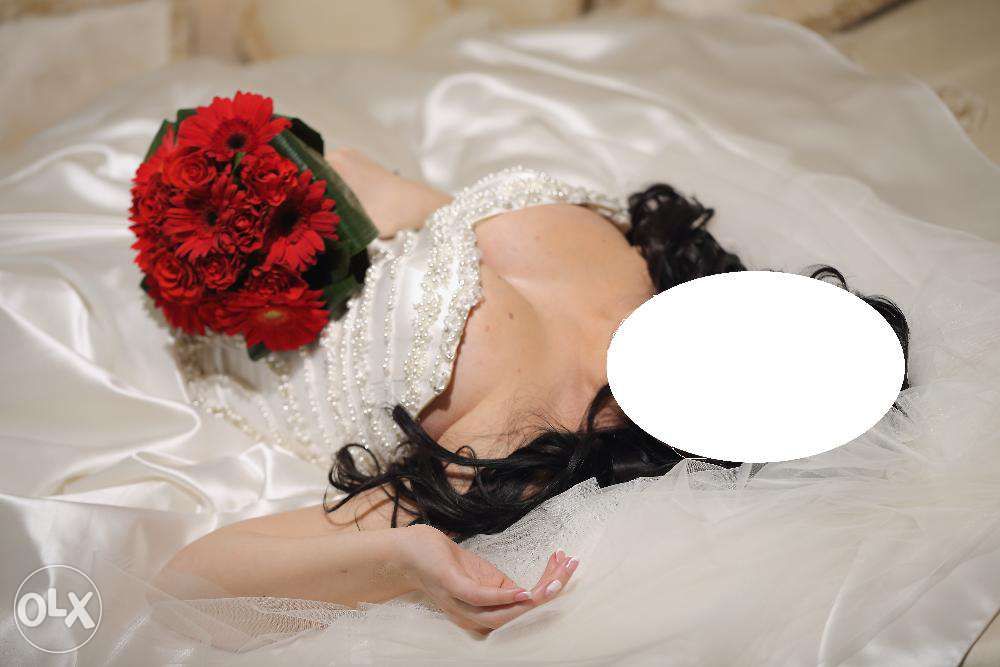 Шикарна весільна сукня