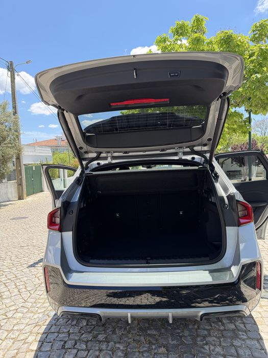 Venda BMW iX1 edrive 20 - Versão Pack Desportivo M (interior e exterior) maio2025 _ OFERTA Wallbox nova