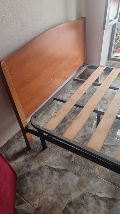 Cama de casal sim colchão