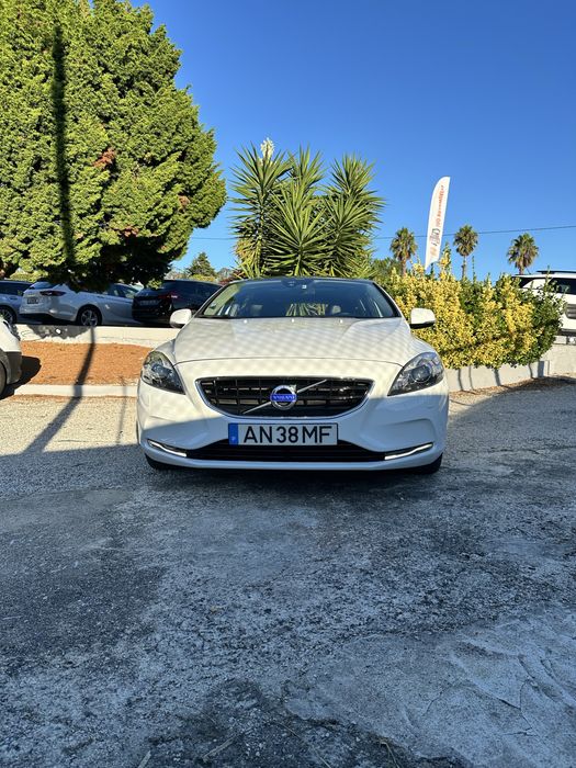 Volvo v40 d2 teto panoramico