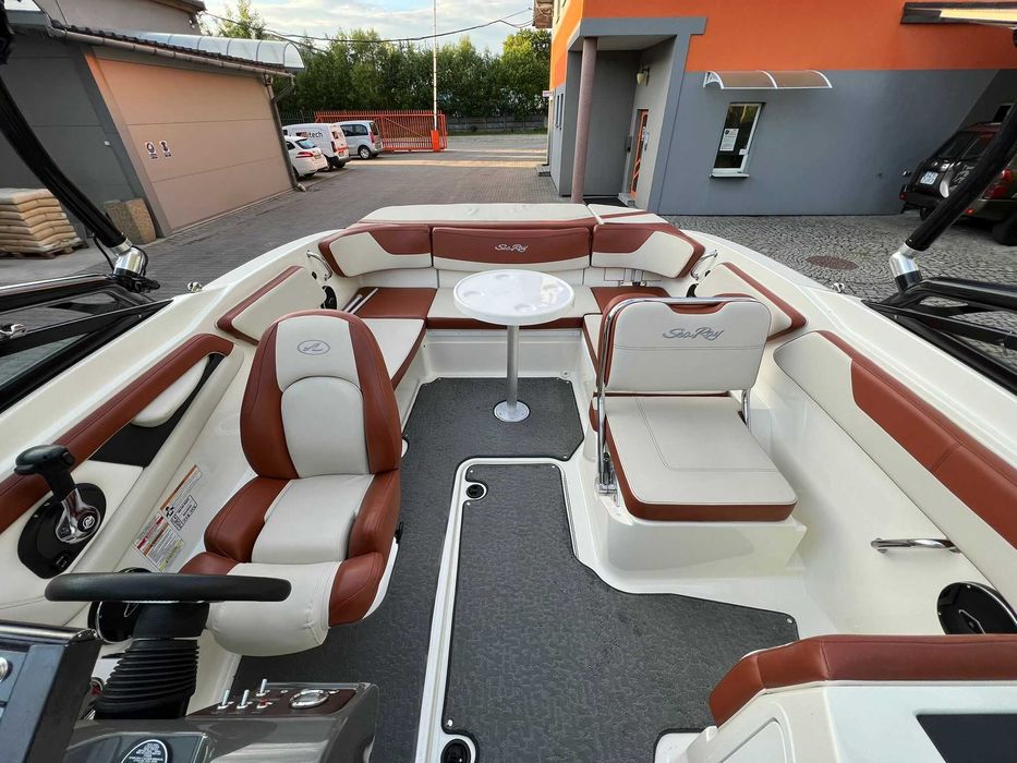 Motorówka Sea Ray 21SPX