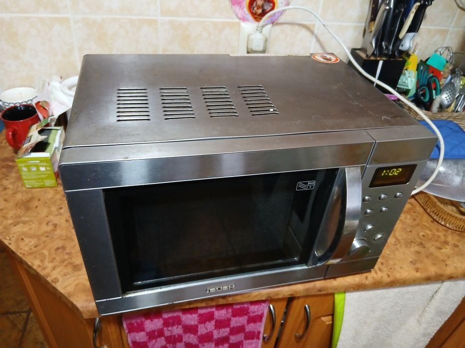 Микроволновка Bush,Рабочая