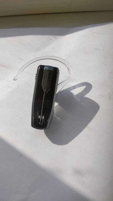 Bluetooth гарнитура Plantronics Explorer