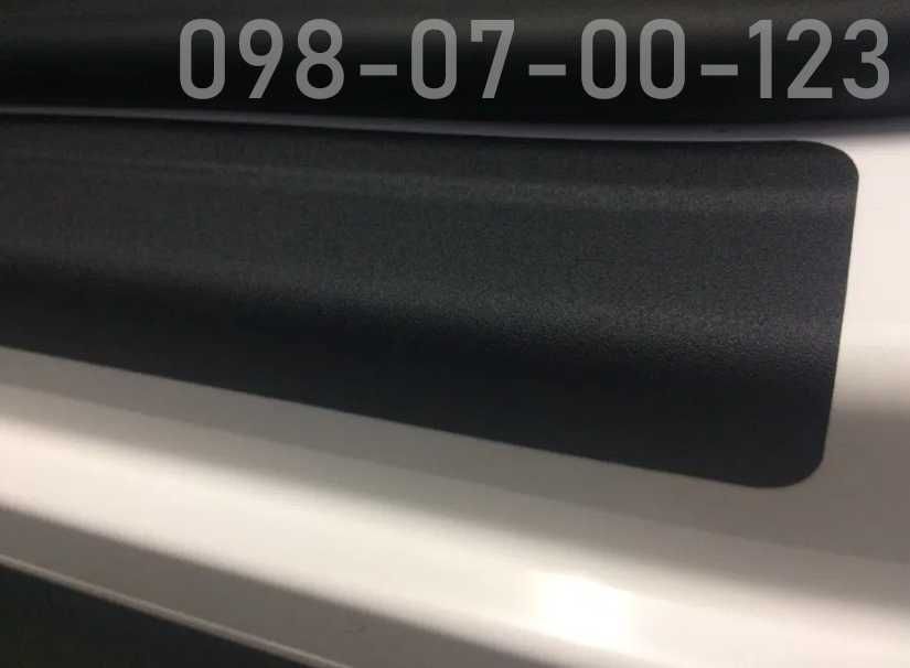 Захисна плівка защитная пленка наклейки на пороги на всі авто 200грн