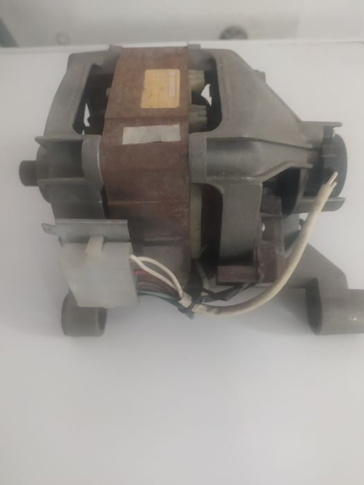 Двигун до пральної машини Indesit