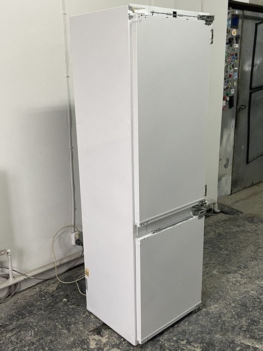 Холодильник вбудований Miele KDN 37232 iD