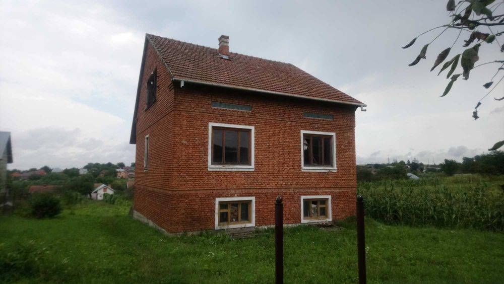 Продається будинок в с.Вовчатичі. Торг.