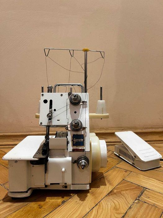 Оверлок тринитковий