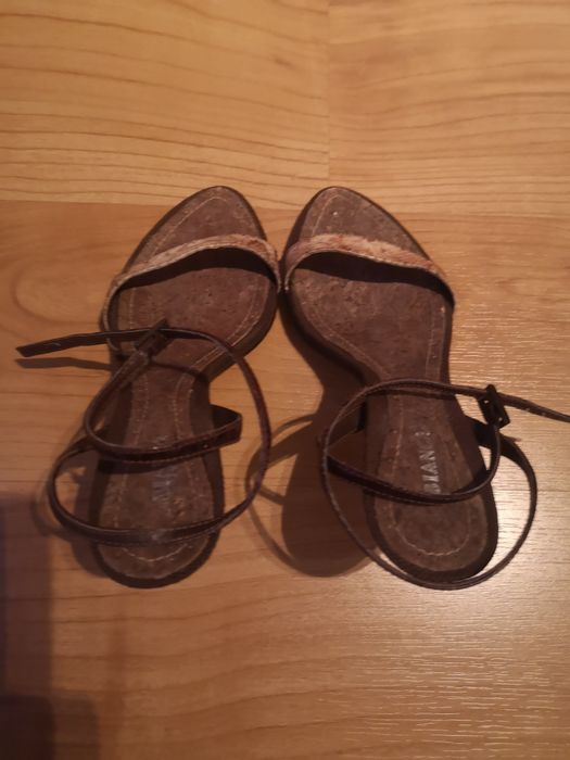 Sandálias em tons castanho, novas, Bianca, 35