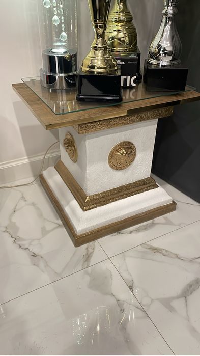 Piekny gipsowy stolik polecam