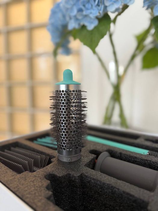 Стайлер для волосся з насадками у стилі Dyson