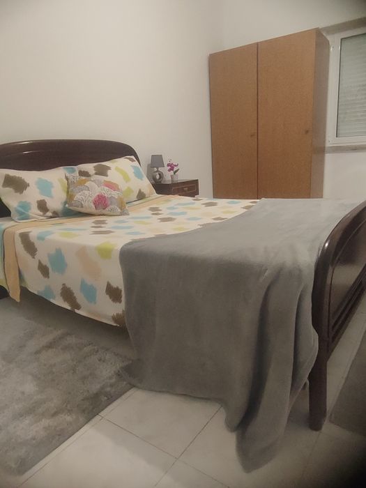Quarto para arrenda mensal( casal ) (solteira)