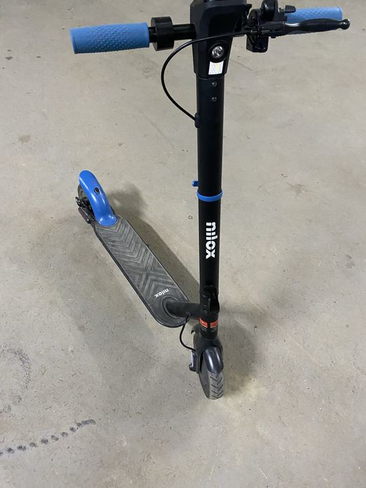 Складний електросамокат  Nilox X-Drive M1