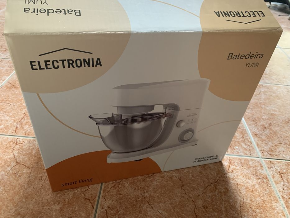 Batedeira/robot Electronia Yumi