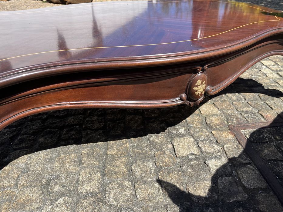 Mesa de centro em madeira