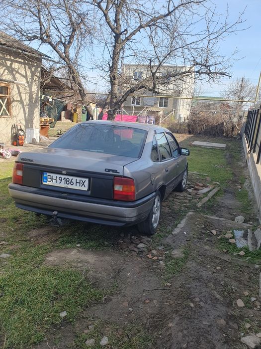 Продам автомобиль Опель Вектра,,А  механика 1.6 бензин