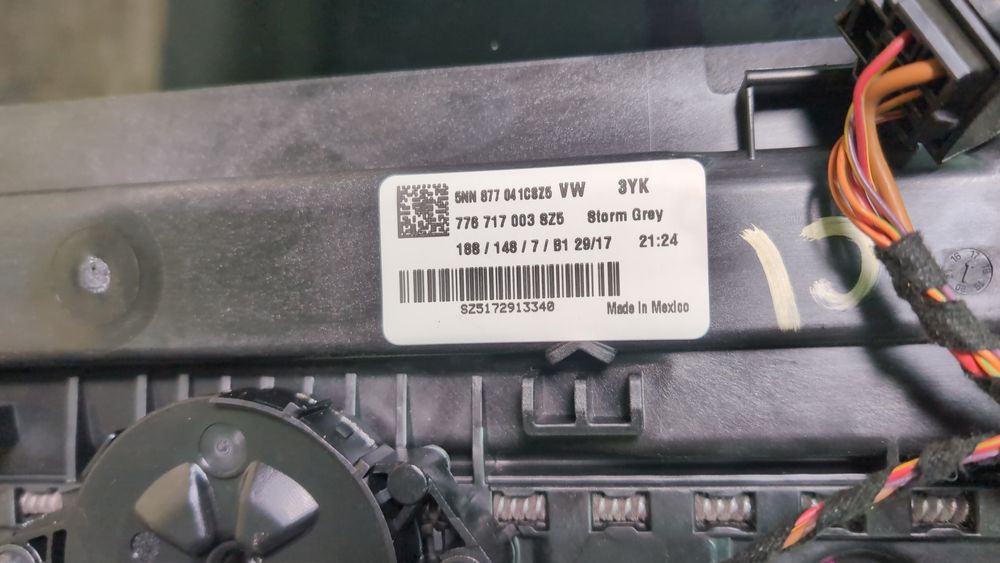Люк в зборі (панорама) для Volkswagen Tiguan 2018-2021