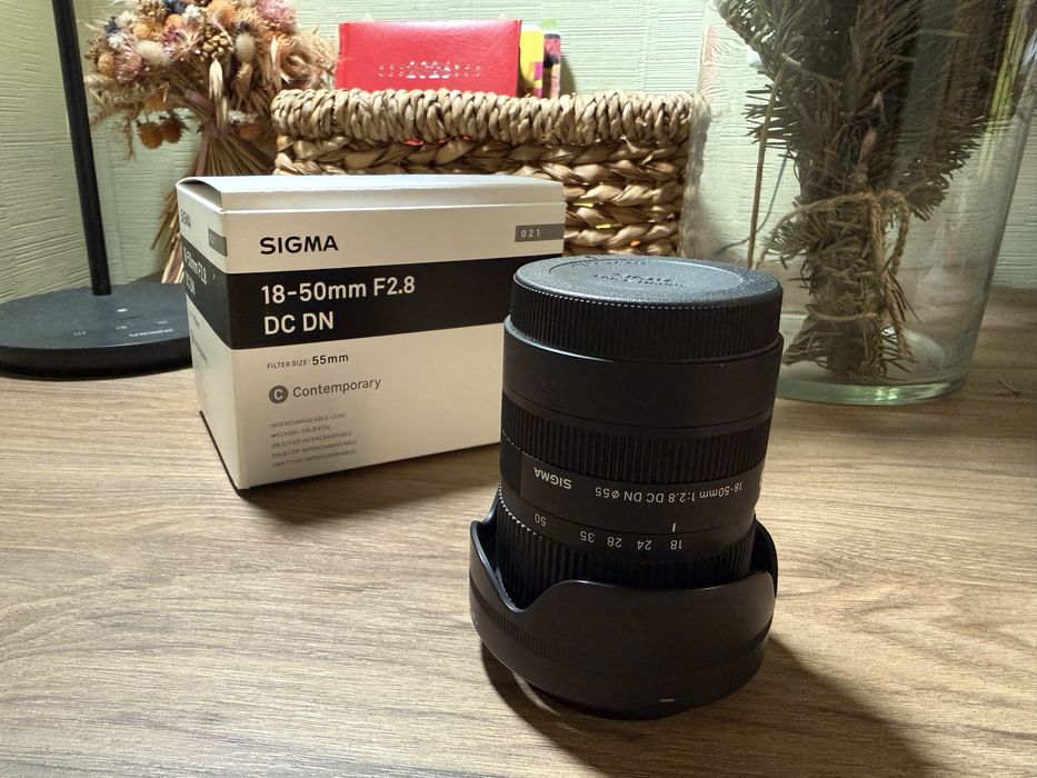 Об'єктив Sigma 18-50mm f/2.8 DC DN для APS-C камер Sony