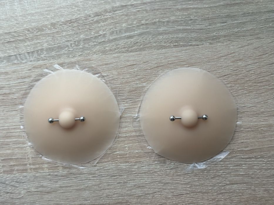 Силіконові накладки на груди імітація пірсингу