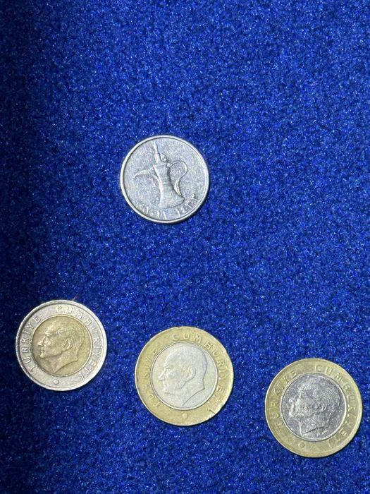 Монети фунти стерлінги сінгапур гонг конг емірати