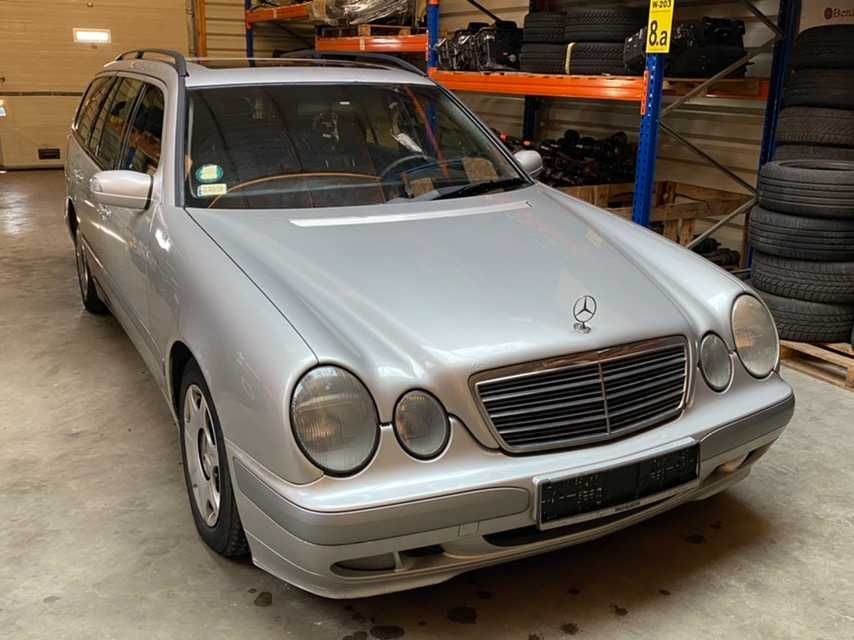 Капот крило фара решітка значок бампер поріг туманка для Mercedes w210