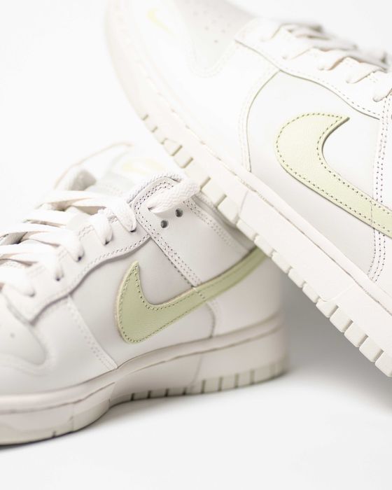 Жіночі кросівки Nike Dunk Low IB3484-001 Light Bone/Light Army кремові