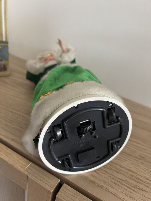 Stara lalka na kółkach PRL.
