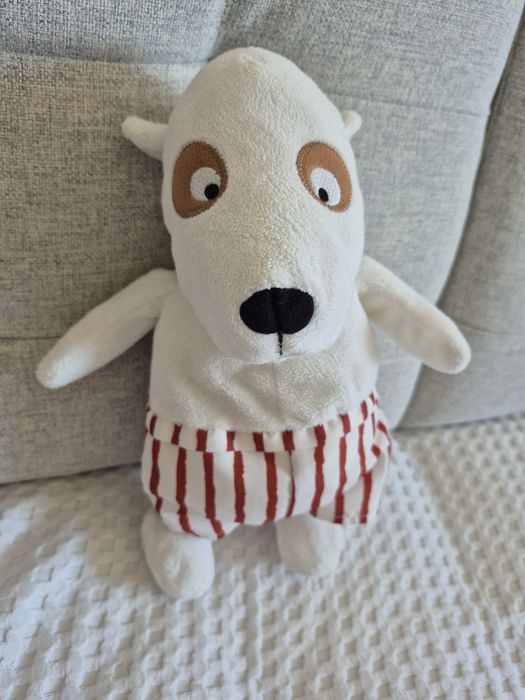 Piesek w pasiastych spodenkach pluszak Ikea