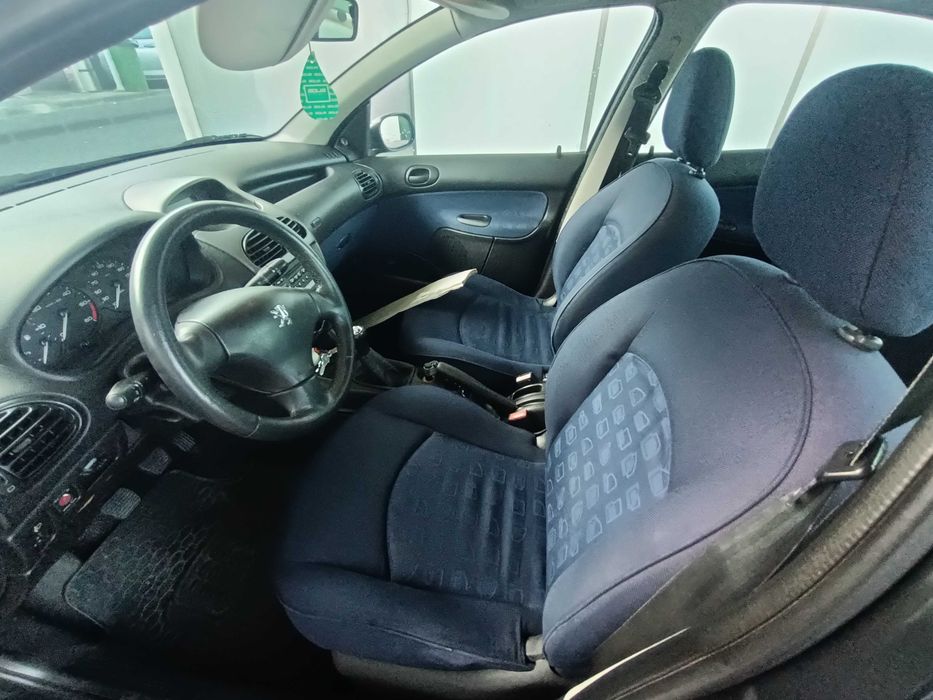 Peugeot 206 1.4 HDI Look 5P Muito Económico