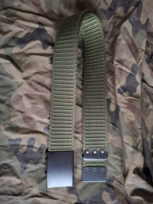 Pas wojskowy gładki czarna klamra.