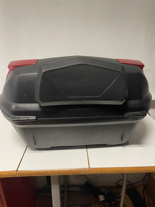 Yamaha FZ6 + Top case GIVI Blade