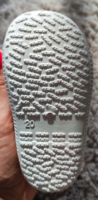 Nowe buciki dla dziewczynki rozmiar 20