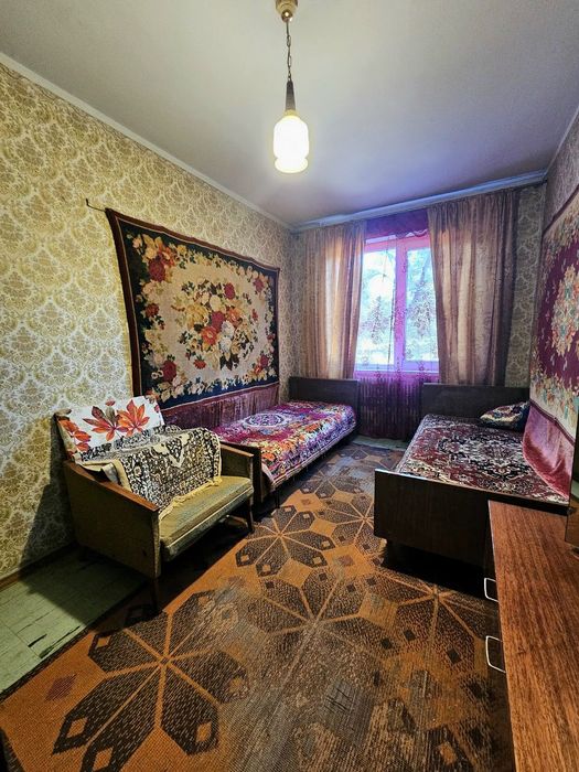 Продаж 2 - кімнатної квартири. вул. Генерала Радієвського